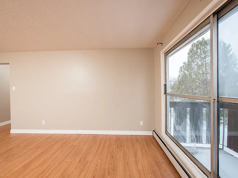 6 Gainsborough Ave — Photo 16