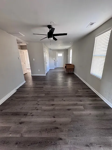 3 bed, $2,000 — Photo 4