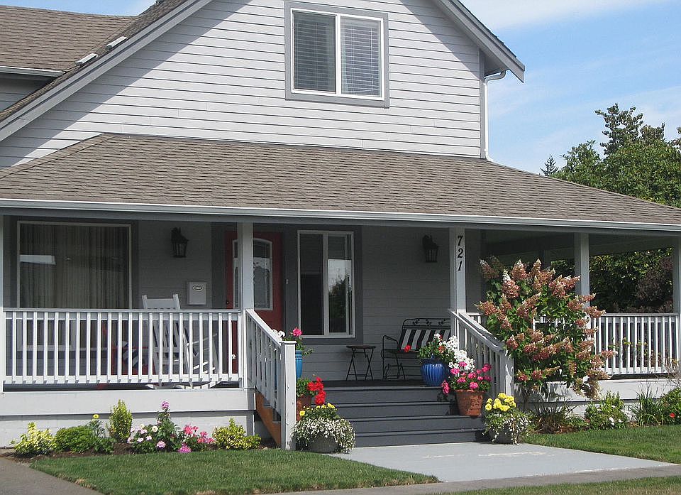 1st image of 721 5th Ave NW