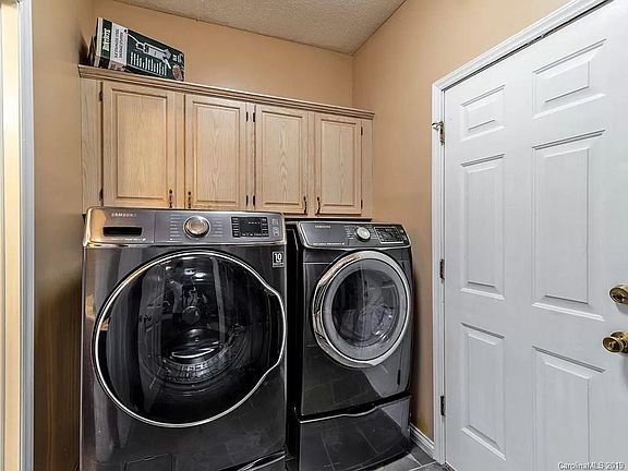 3rd image of 5236 Cressingham Ct