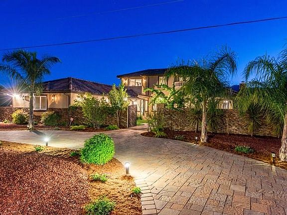 3rd image of 6755 Graystone Ln