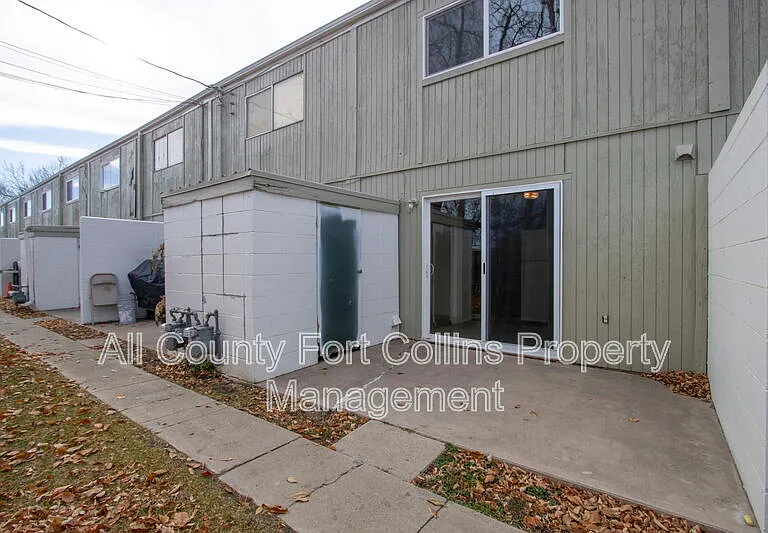 1408 S Douty Ave #1 — Photo 16