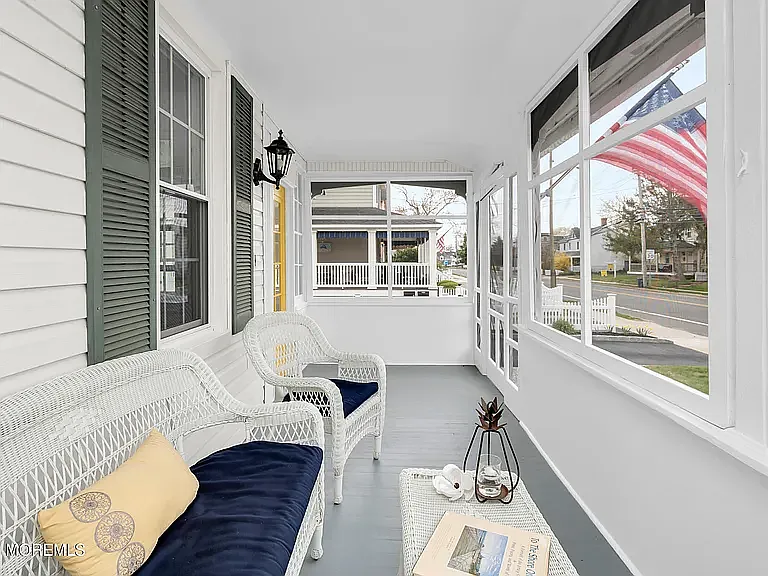 904 Arnold Ave — Photo 4