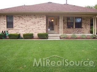 33570 Meldrum St, Chesterfield, MI 48047