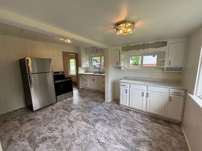 208 Gravely Rd — Photo 3