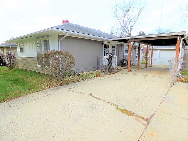1st image of 916 Chippewa Cir