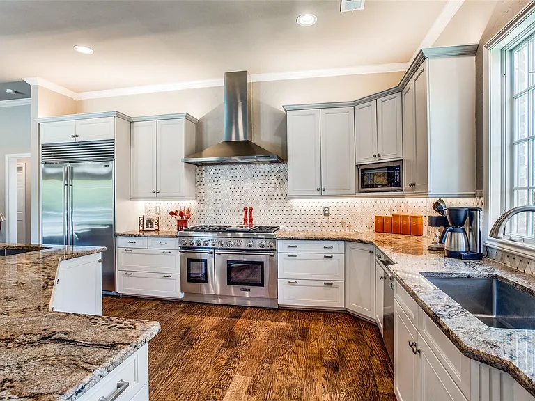 5304 Seascape Ln — Photo 9