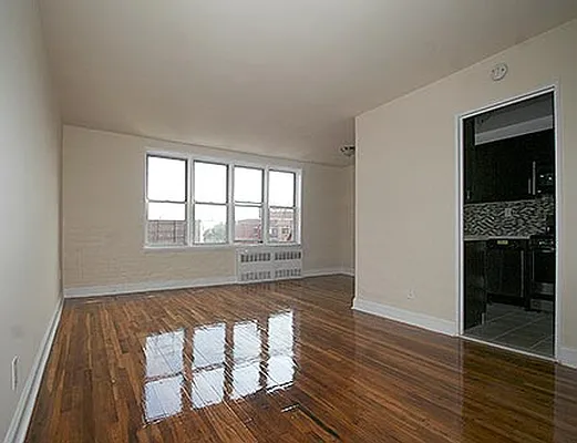 Rented by SW Queens Mezzanine | media 24