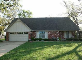 729 Oak Ridge Dr, Sand Springs, OK 74063