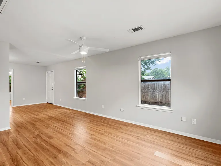 1208 Hillyer St — Photo 7