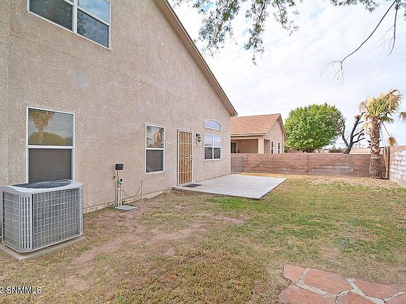 3rd image of 2069 Briarwood Ln
