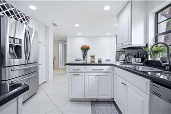7798 La Mirada Dr — Photo 2