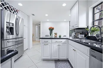 Building Photo - 7798 La Mirada Dr