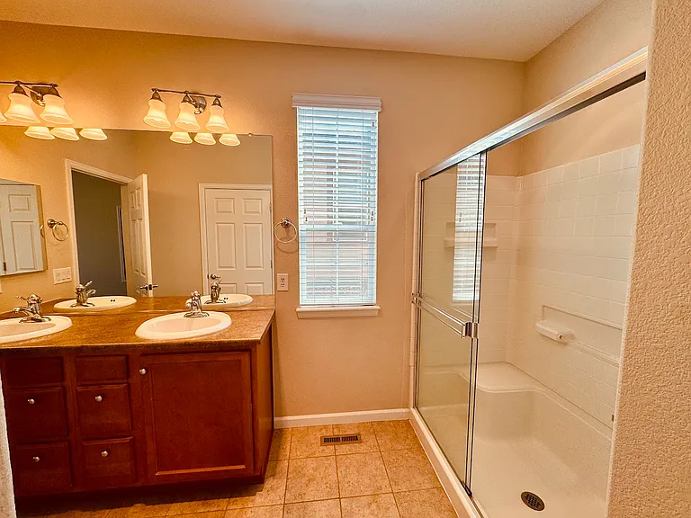 4614 Belford Cir — Photo 28