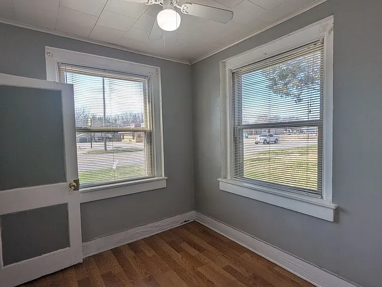 415 S Broadway St #5 — Photo 2