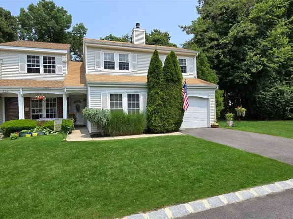 225 Ivy Meadow Court, Middle Island, NY 11953