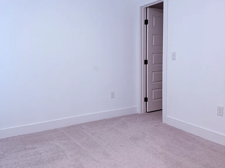 1417 Kramer Ln #7 — Photo 11