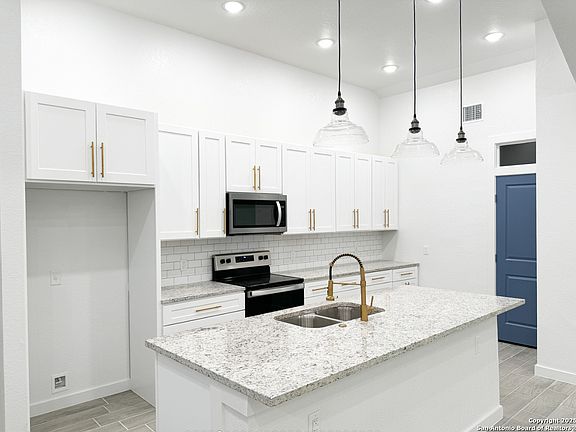 4th image of 107 S Lon Price