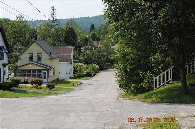 2nd image of 26 Bunker St