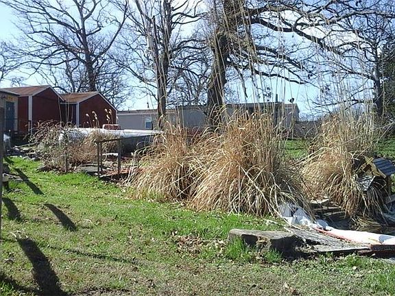 4th image of 724 W Highway 8
