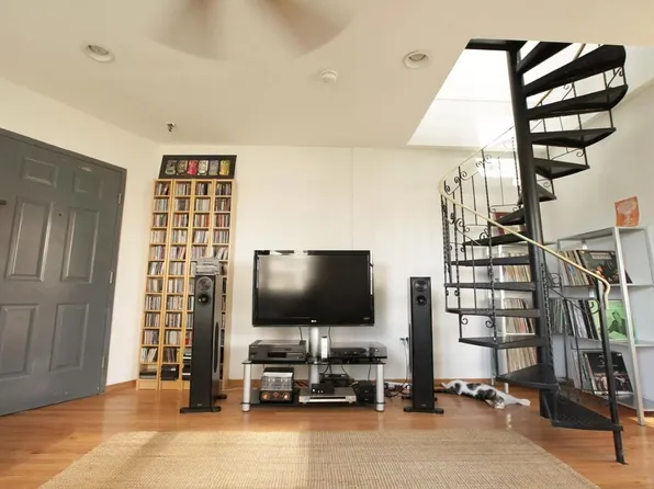 4905 Park Avenue image 1 of 31