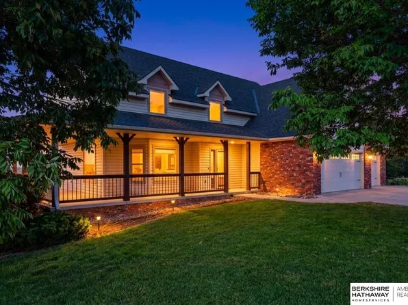 1013 Mary Beth Cir, Blair, NE 68008