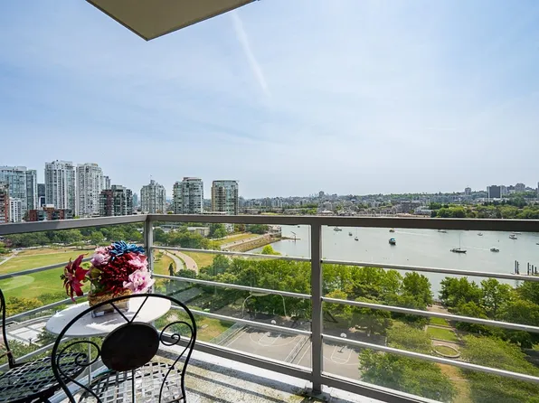 1483 Homer St #1502, Vancouver, BC V6Z 3C7
