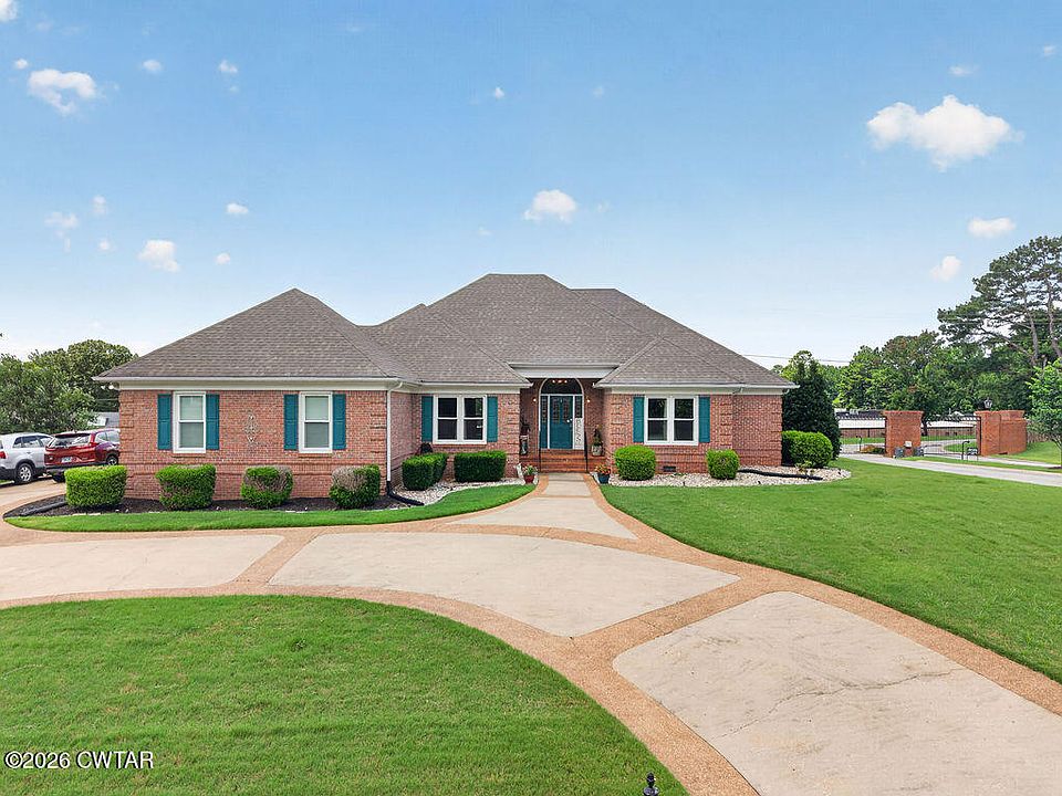 1st image of 3 Ridgefield Pl