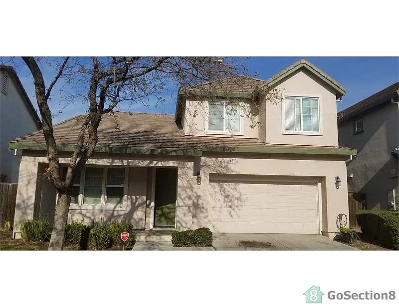 280 Balsam St photo 1