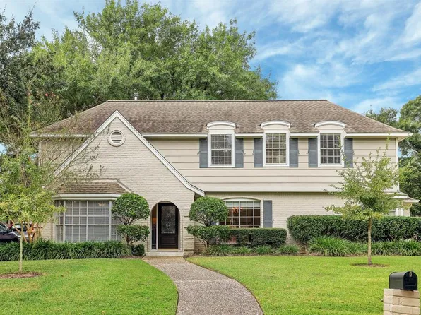 1638 Fall Valley Dr, Houston, TX 77077