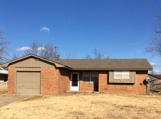 9833 Harmony Dr, Midwest City, OK 73130