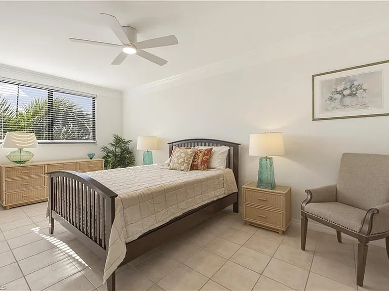 801 River Point Dr #303A — Photo 16