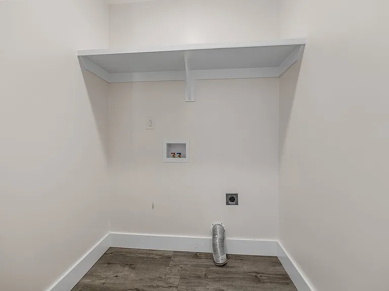 32 Beverly Hills Dr — Photo 28