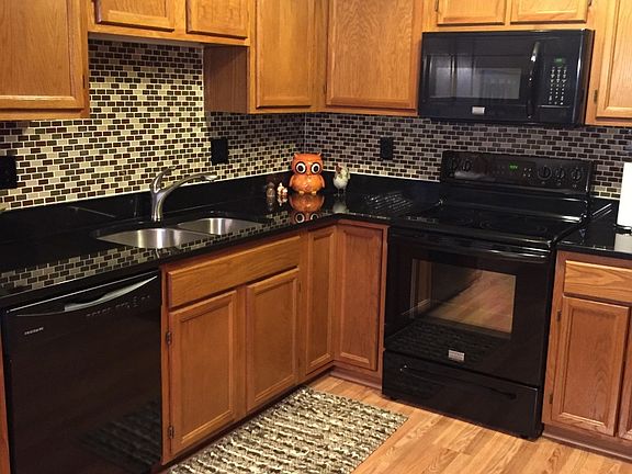 2nd image of 22232 Glenwood Ln #19