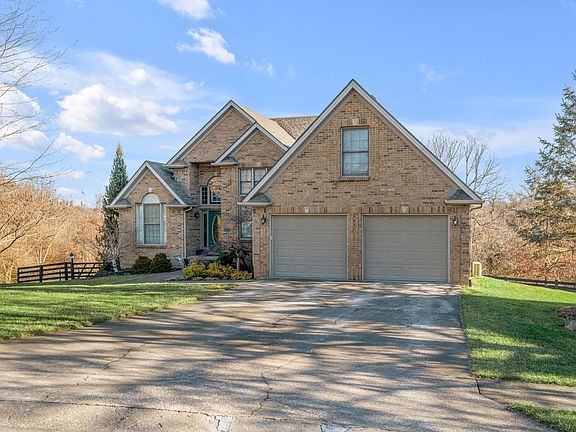 4th image of 429 Shady Brook Dr