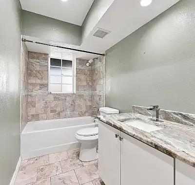 1201 E Chelsea St — Photo 23