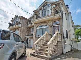 411 Fr Capodanno Blvd, Staten Island, NY 10305
