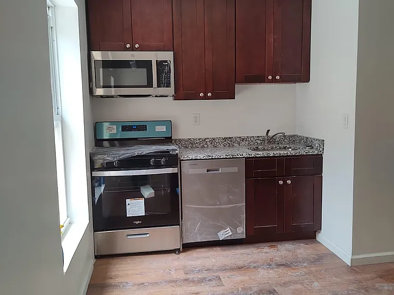 612 S 15th St #3F — Photo 2
