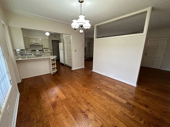 5th image of 3096 Renatta Dr