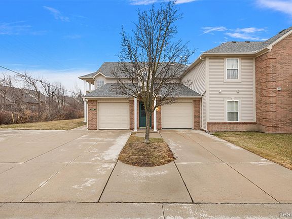 3rd image of 45765 Cagney Dr