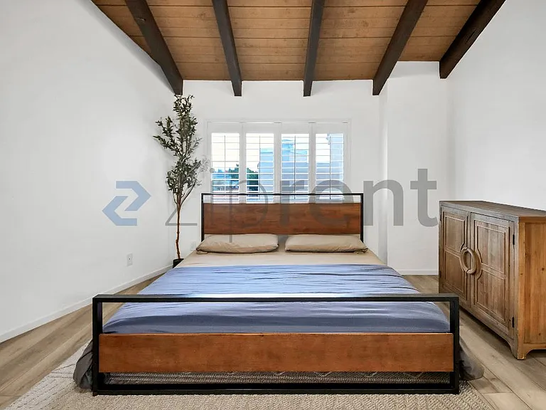 10444 Canoga Ave #40 — Photo 19