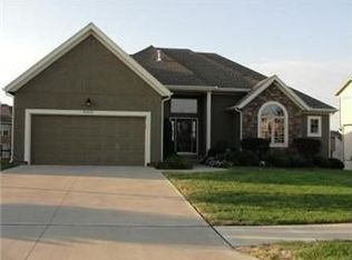 24131 W 79th Ter, Lenexa, KS 66227