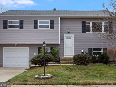 39 Barbara Lee Dr, Hamilton, NJ, 08619