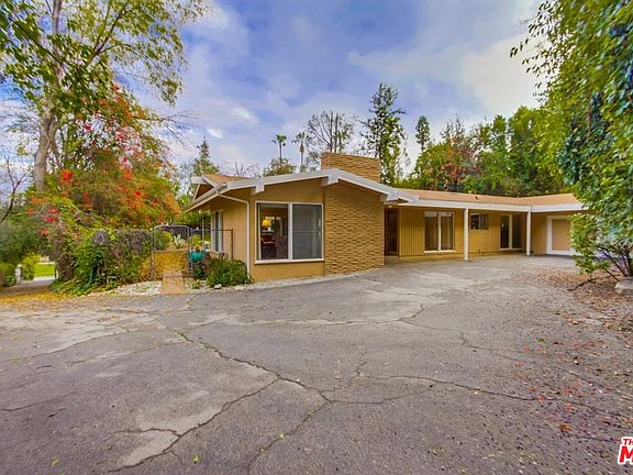 4th image of 4937 Amigo Ave