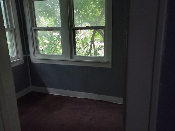 5th image of 604 E Illinois Ave APT 2