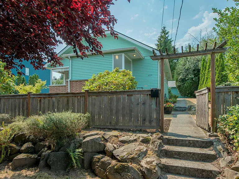 6225 37th Ave NE — Photo 30