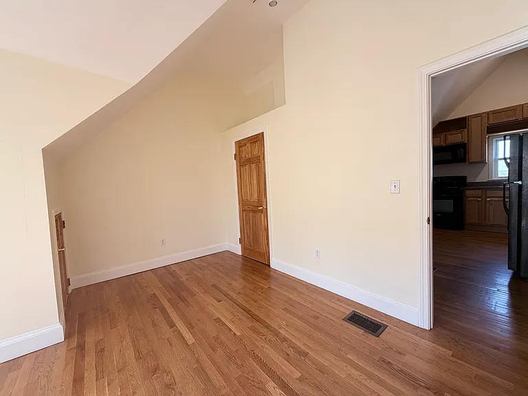 30 Hume Ave #3 — Photo 6