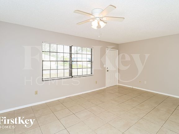 2nd image of 814 Yacolt Rd SE