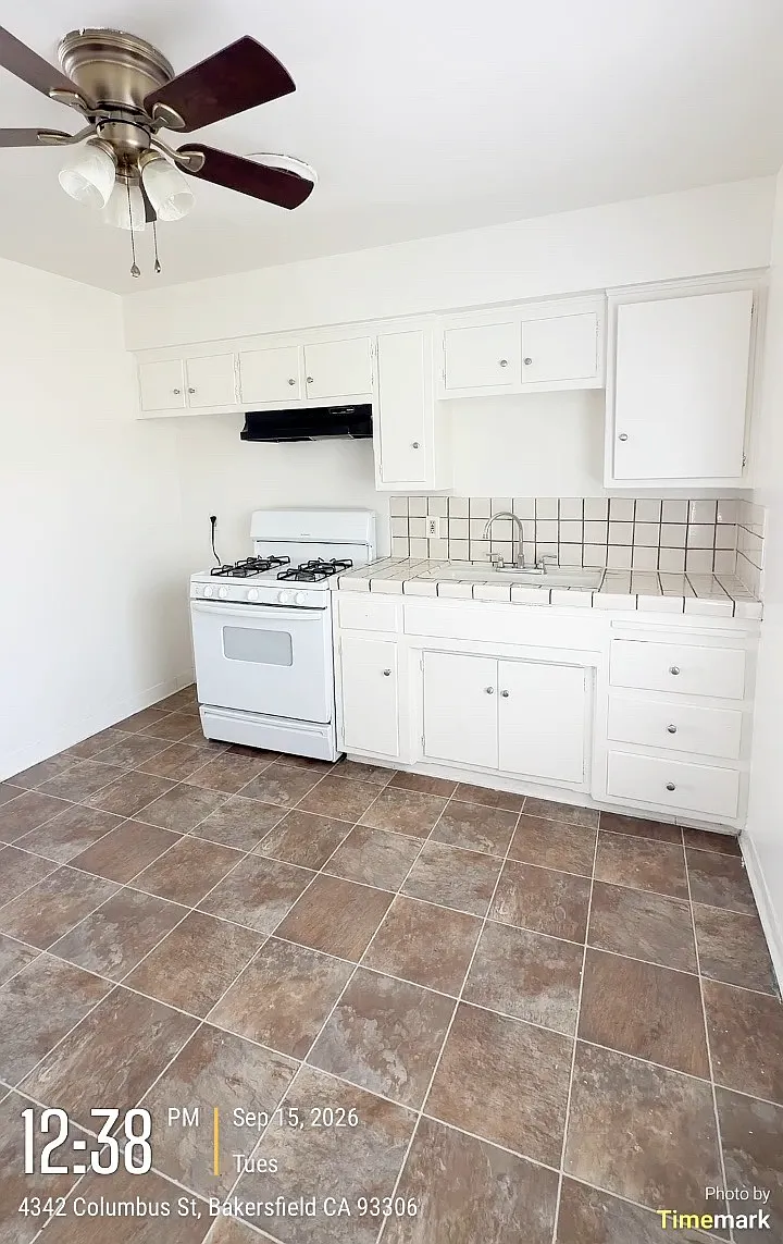 2 bed, $1,200 — Photo 1