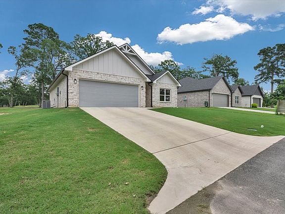 2nd image of 827 Augusta Dr